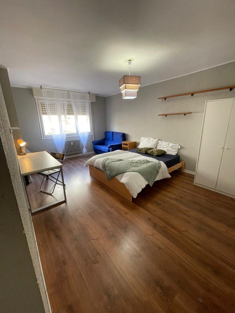 Habitación amueblada de un piso compartido, proteger tu alquiler frente a impagos en Zaragoza Proteger tu alquiler frente a impagos en Zaragoza: habitación amueblada de un piso compartido