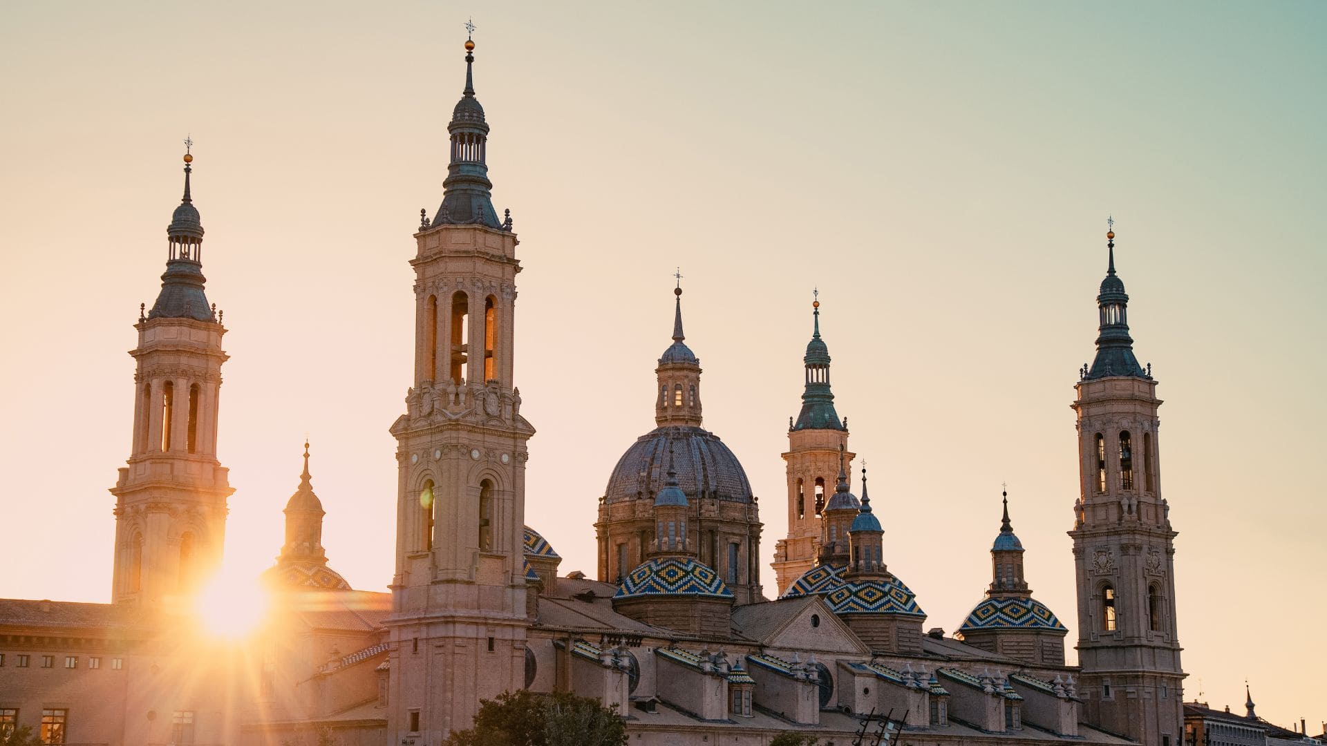 MR Renta y Gestión, gestión de alquileres en Zaragoza Basílica del Pilar en Zaragoza