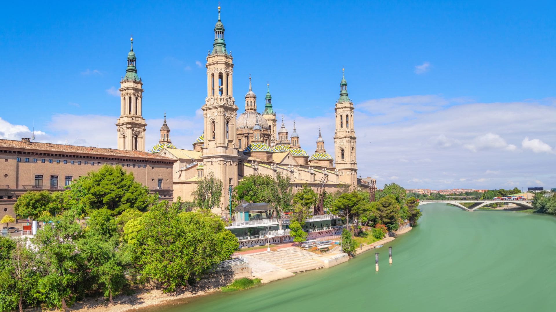 Torres de la Basílica del Pilar en Zaragoza